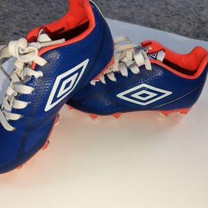 Umbro Velocito Soccer Cleats child size 11 Brand new